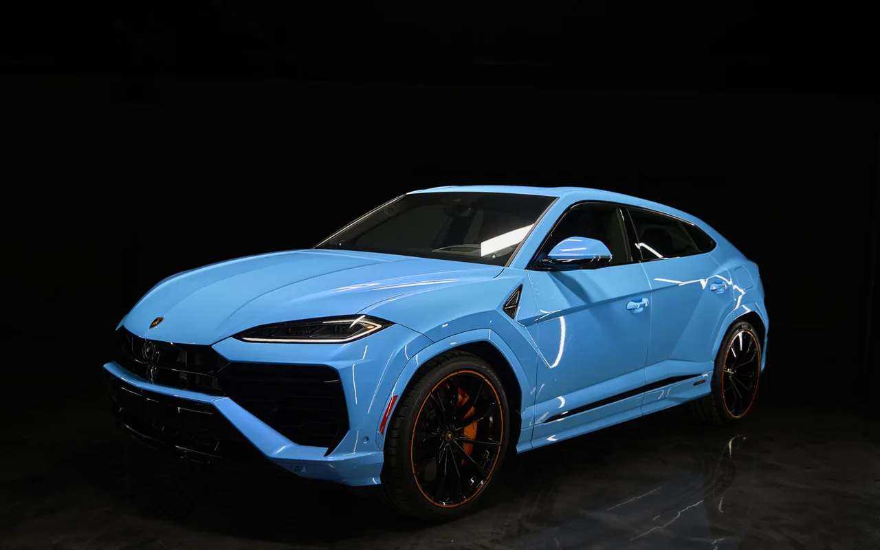 Lamborghini Urus SE rental Los Angeles